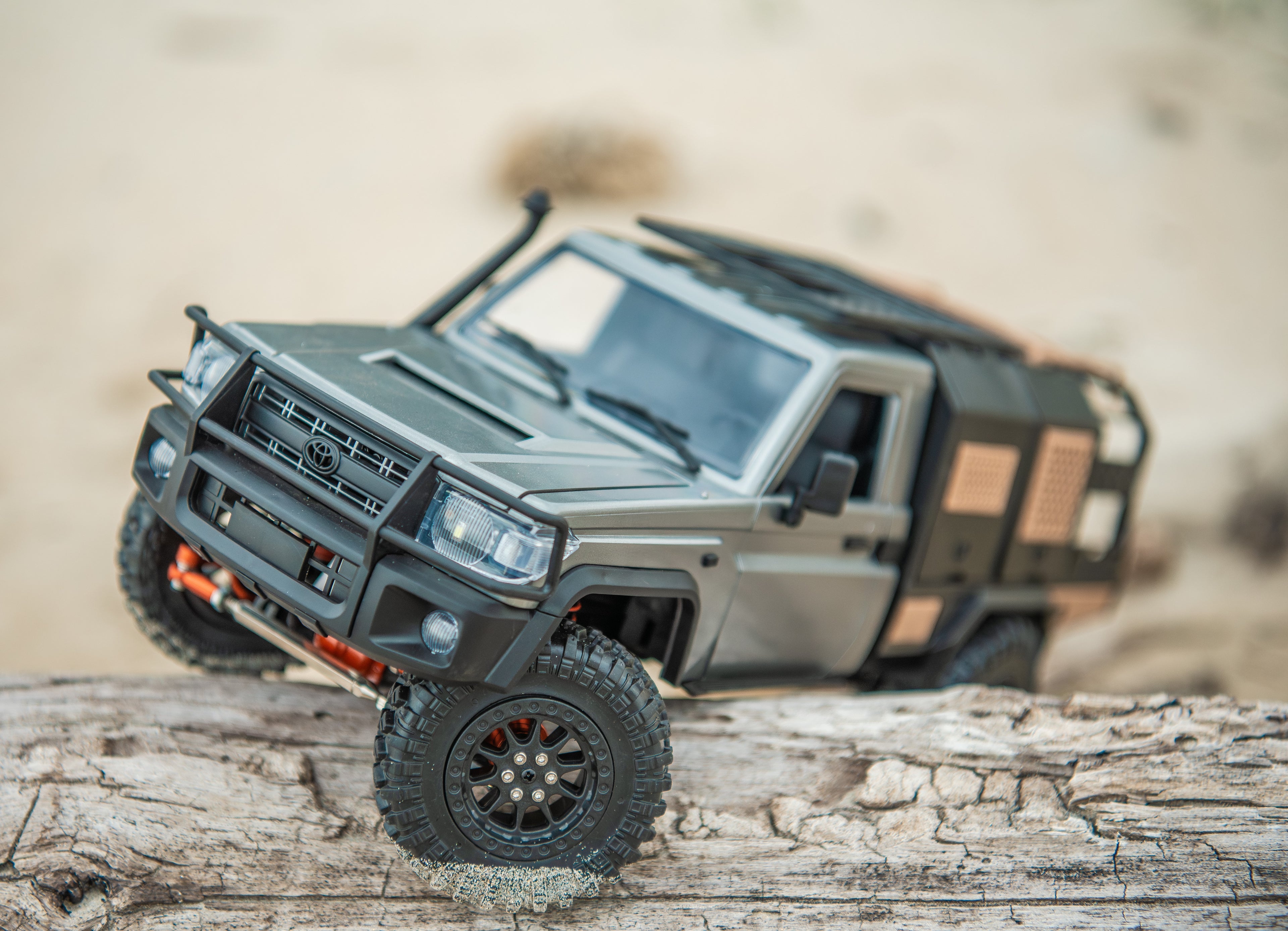 LC79 RC CRAWLER TOURER (SILVER)