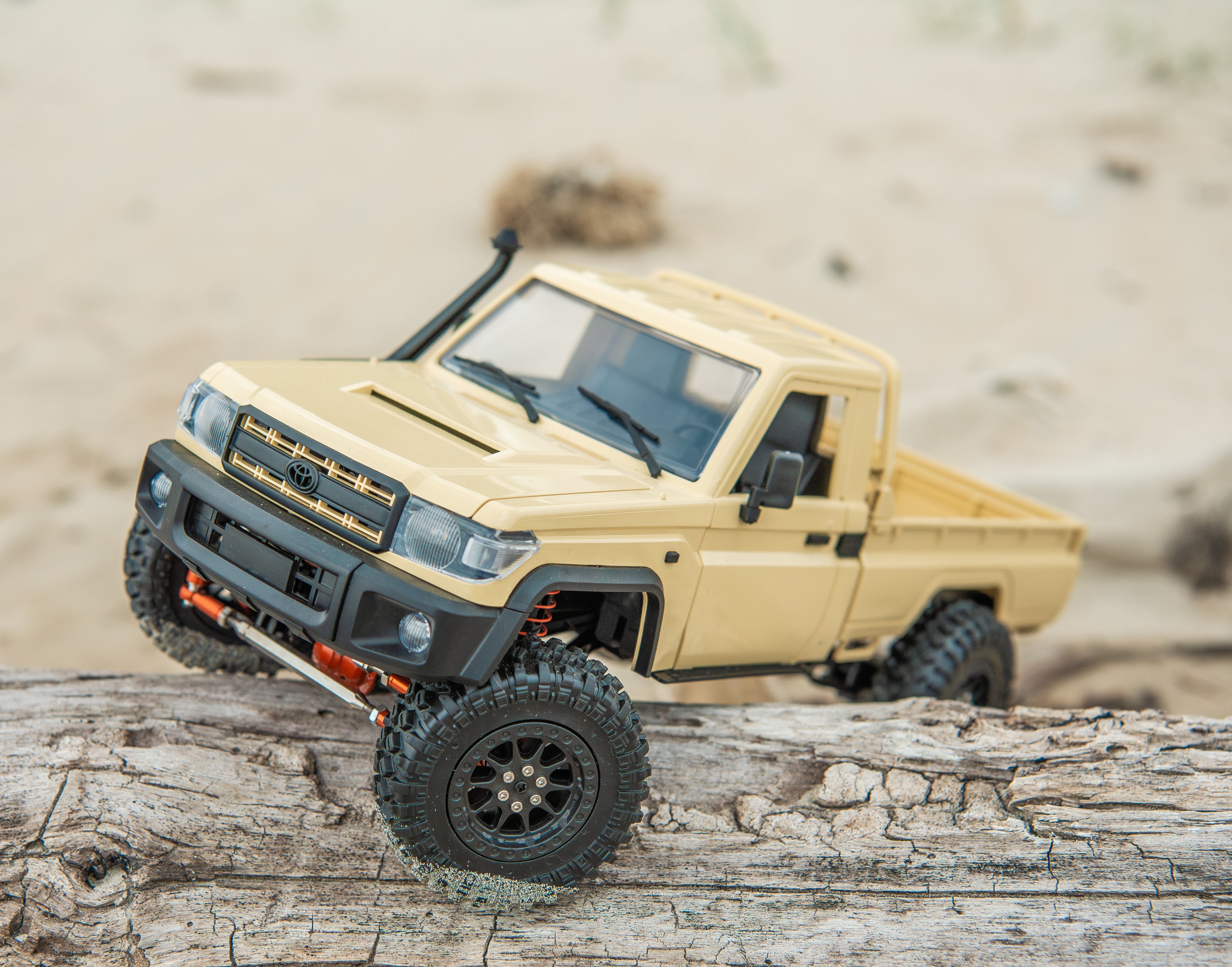 LC79 RC CRAWLER PICKUP (YELLOW)